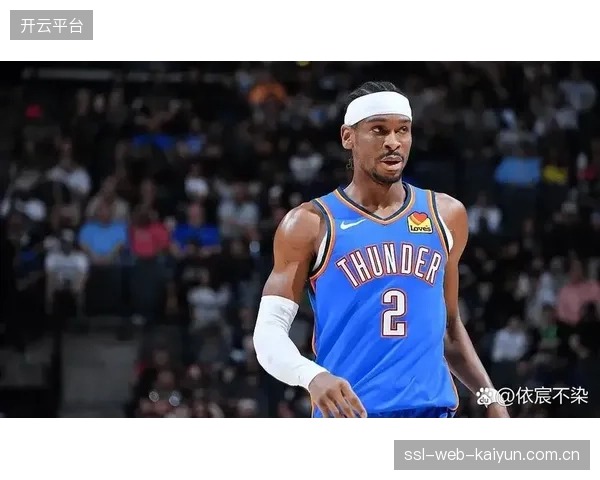 亚历山大凭借历史级个人数据荣膺双料MVP，其高效的单打能力成为雷霆队的战术基石。